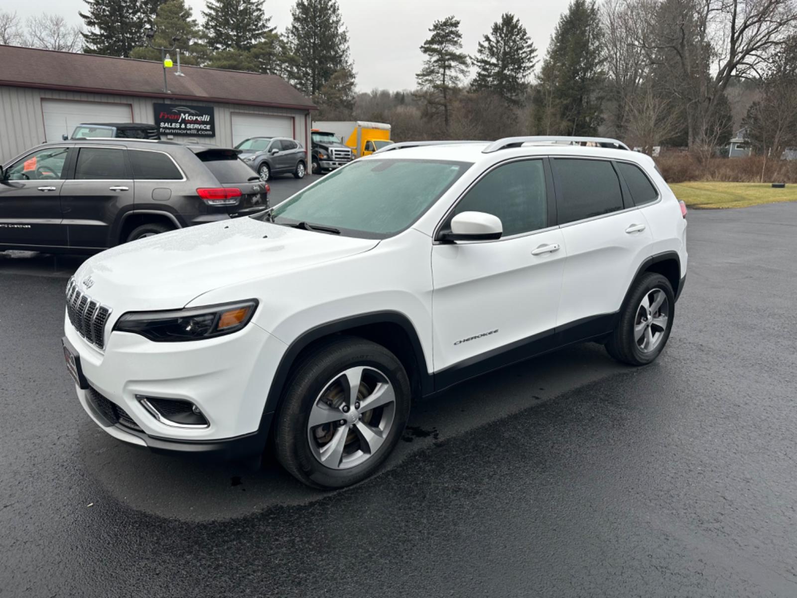 2020 White Jeep Cherokee Limited (1C4PJMDX3LD) with an 6 engine, automatic transmission, located at 8464 Route 219, Brockway, PA, 15824, (814) 265-1330, 41.226871, -78.780518 - Very clean, sharp 2020 Jeep Cherokee Limited 4wd with V6, leather interior with power driver's seat, air condition, power windows and locks, factory alloys and ONLY 31000 miles. Serviced, Pa-inspected, and comes with remaining factory warranty. - Photo #0
